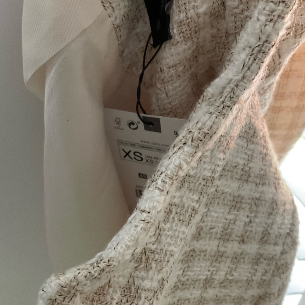 Zara white and beige check textured jacket. - Picture 8 of 16